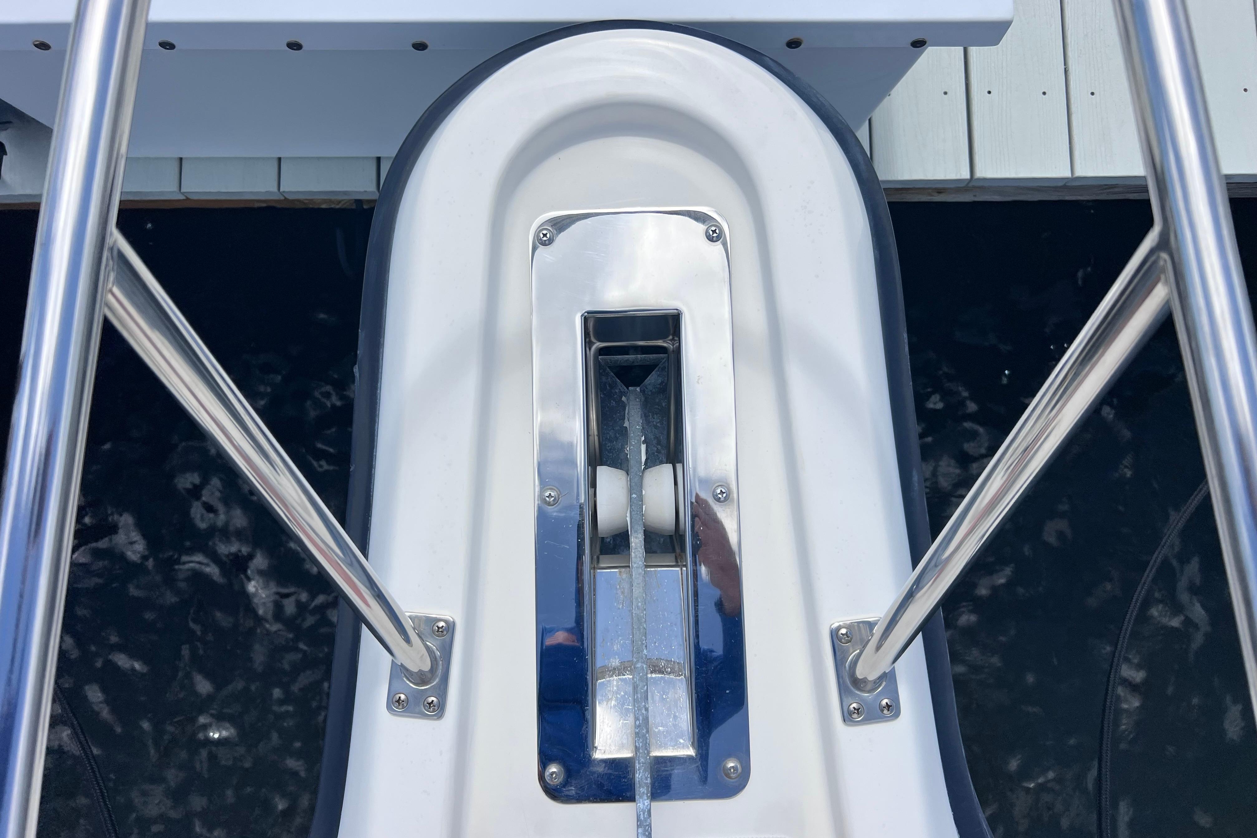 Bow view of 2004 Pursuit 2870 Walkaround boat with stainless steel fittings.