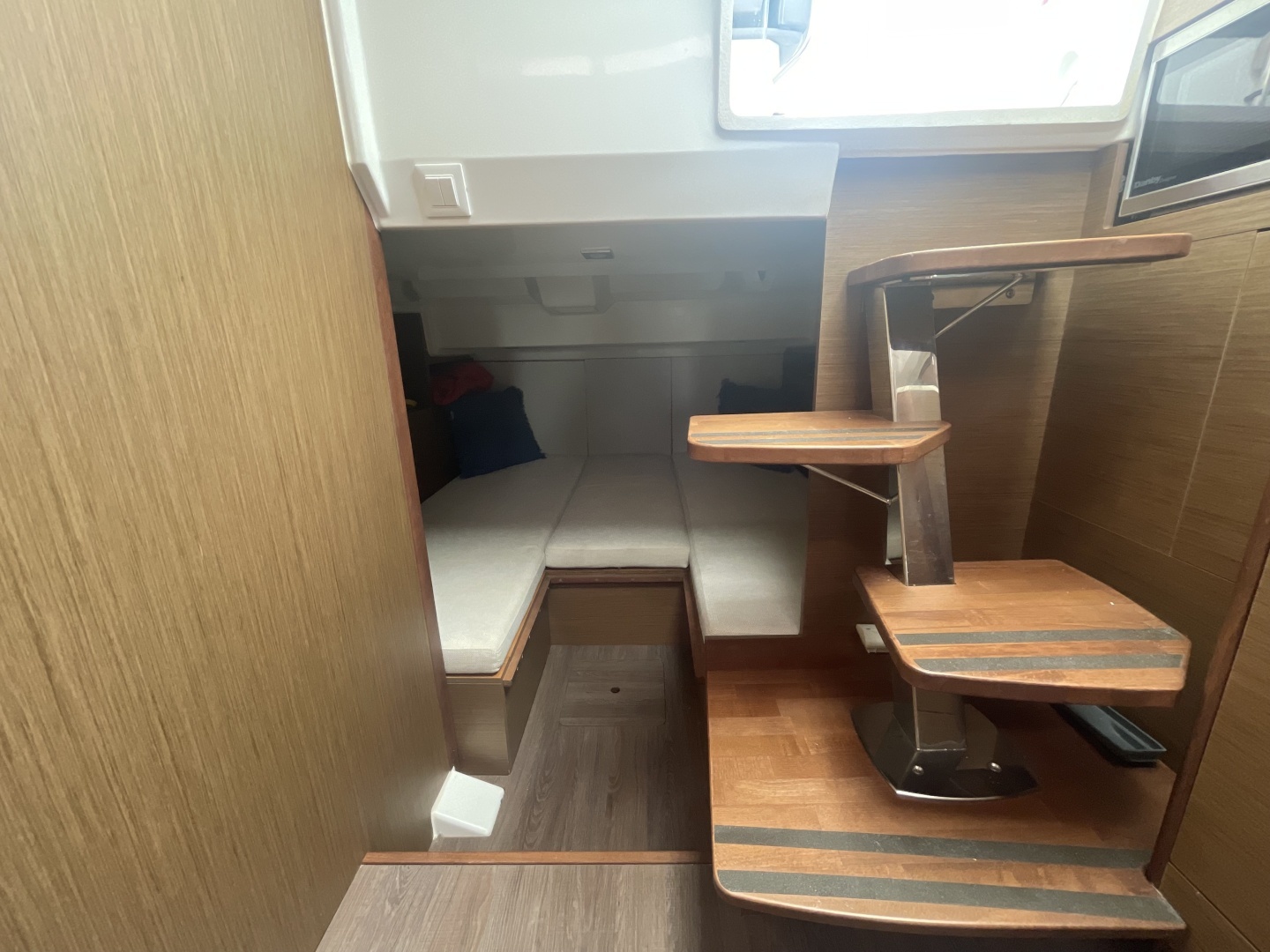 2019 Jeanneau 10.5 - Image 17