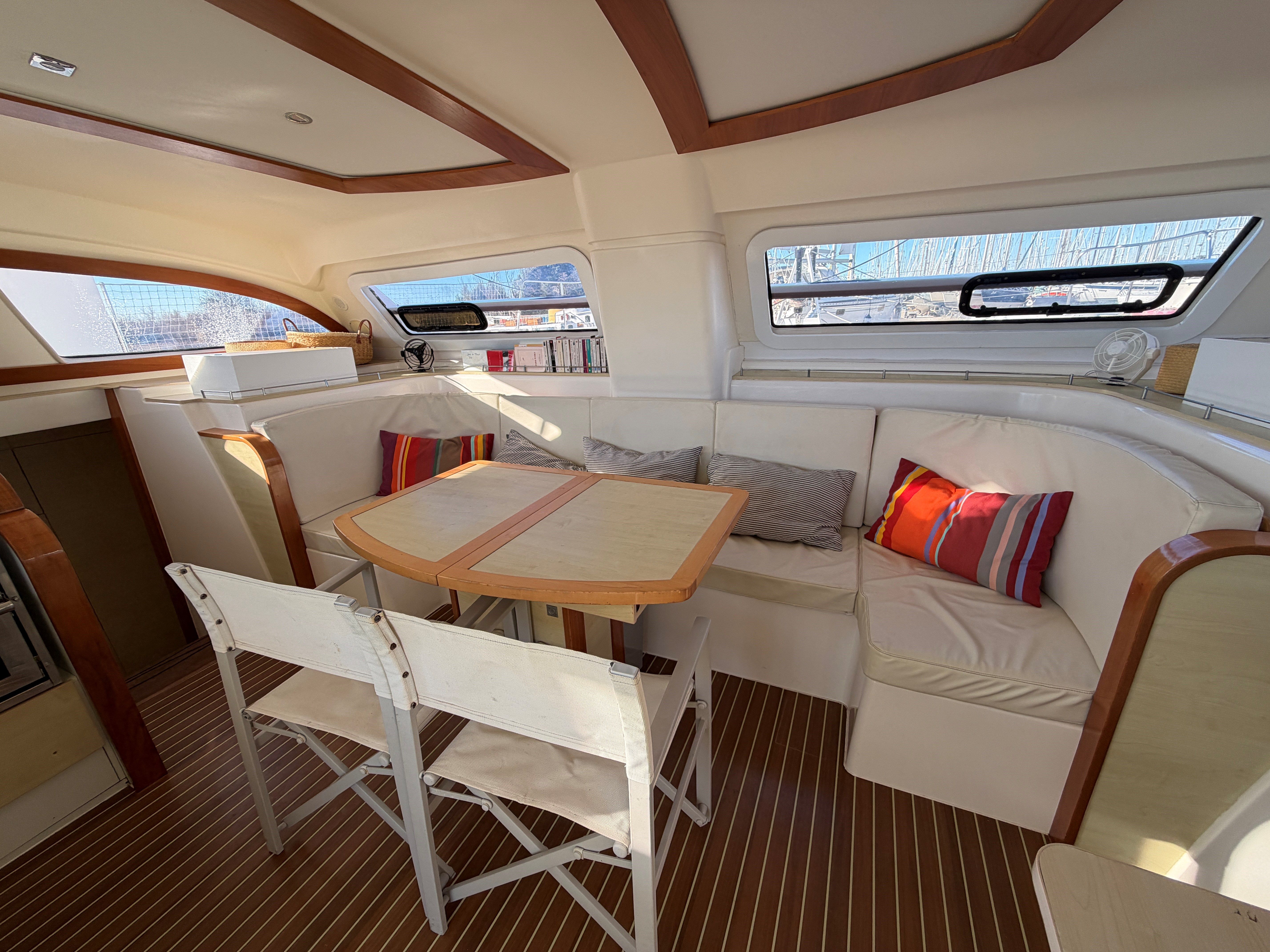 saloon
