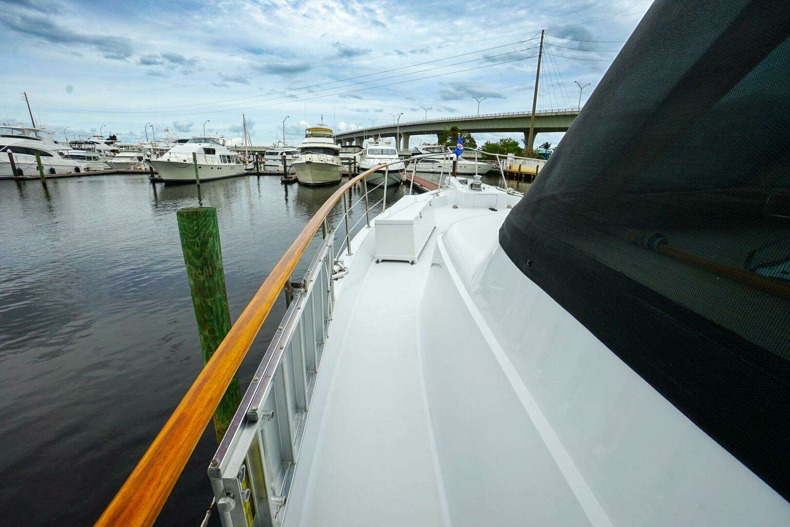 1989 Hatteras 80 Cockpit Motor Yacht - Image 7