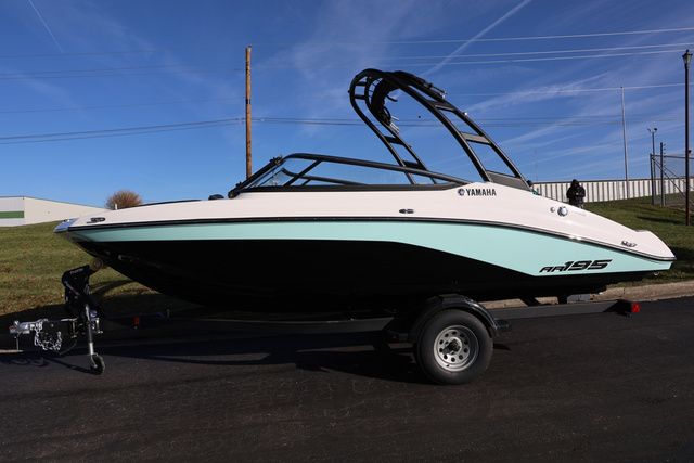 2026 Yamaha Boats AR 195 BOTH COLORS AVAILABLE - 6