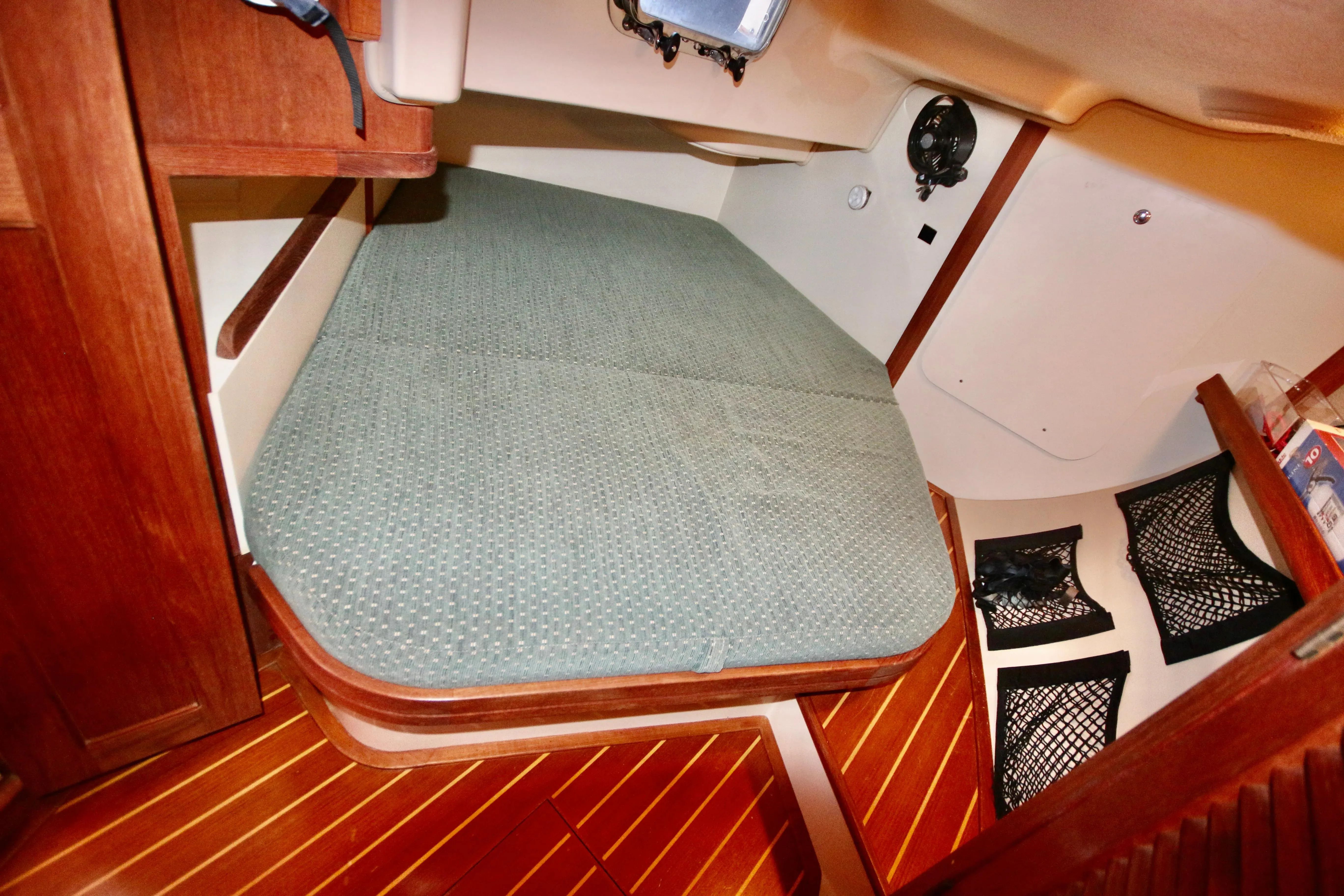 2004 Island Packet 370 - Image 8