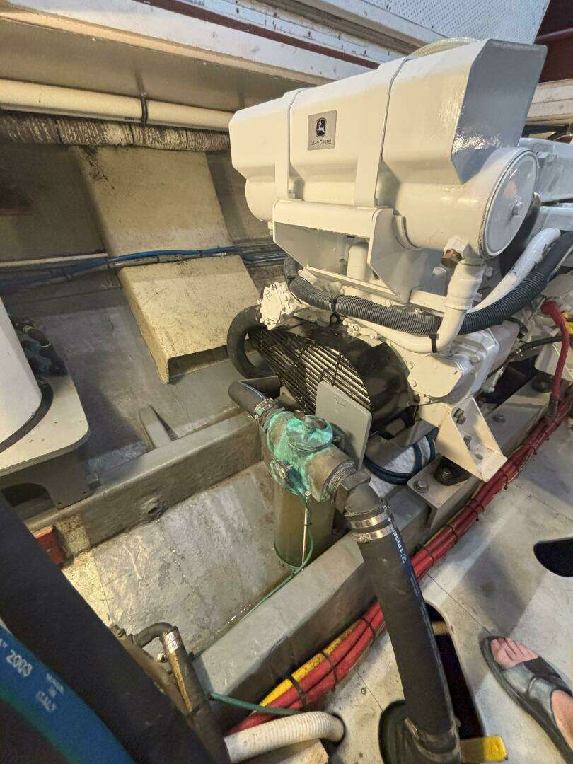1972 Matthews 4 Flush Deck - Image 34