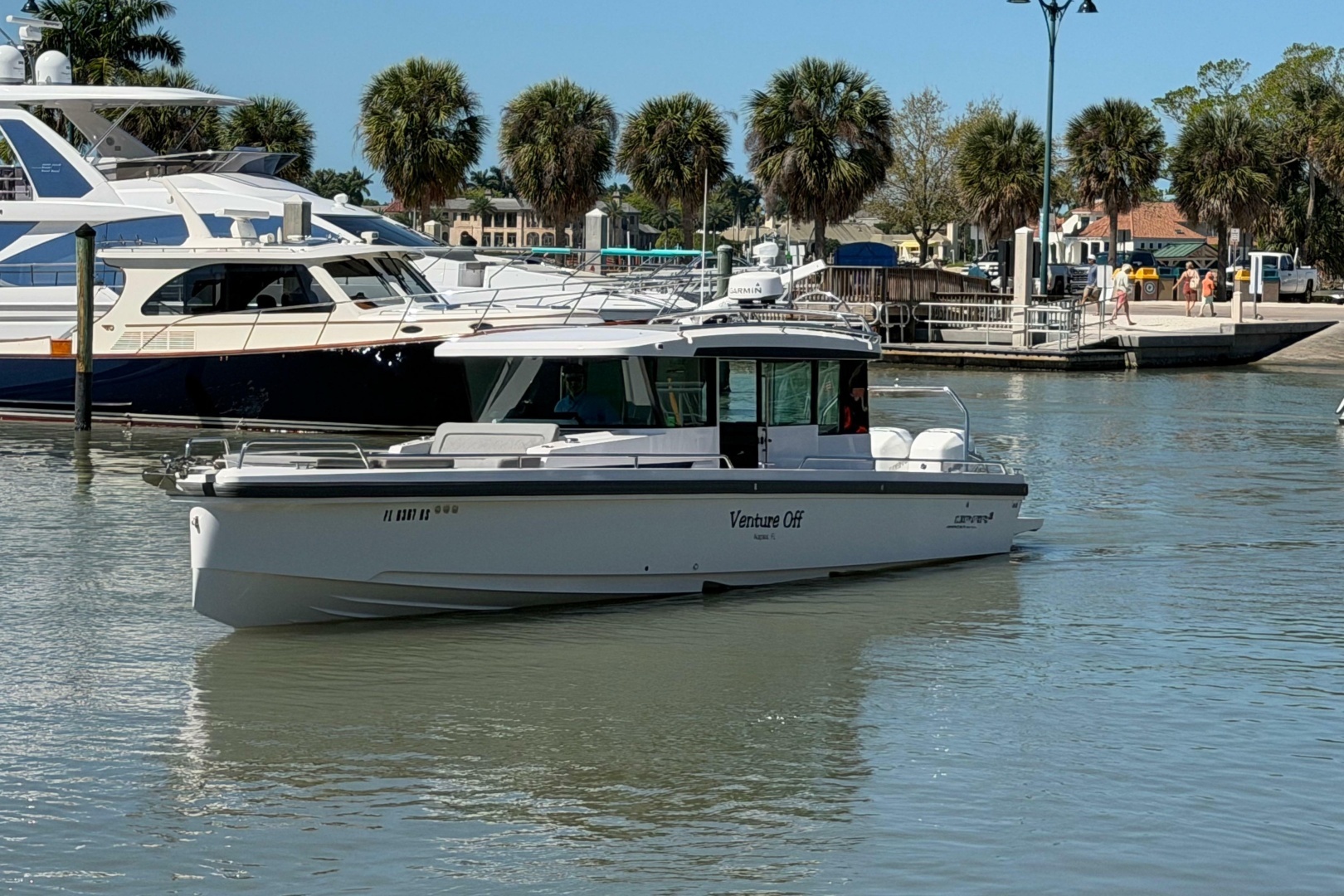 2018 Axopar 37 Cabin - Image 4