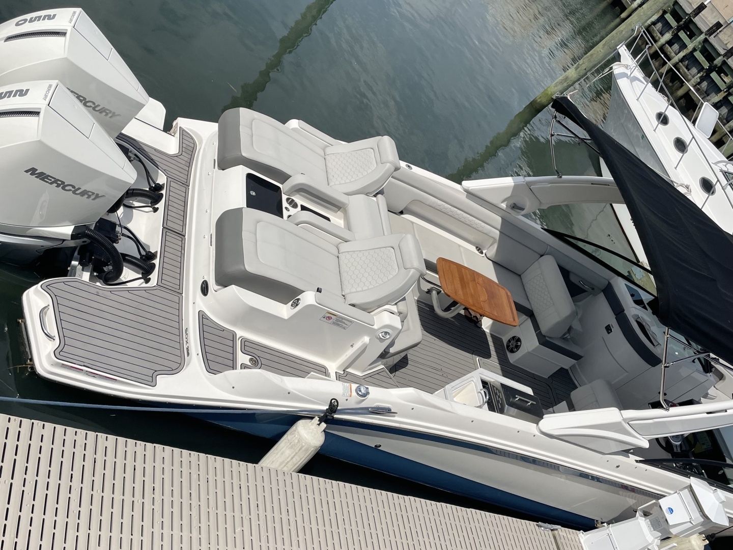 2022 Sea Ray 290 SDX - Image 8