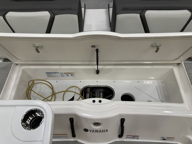 2026 Yamaha Boats AR250 - 5