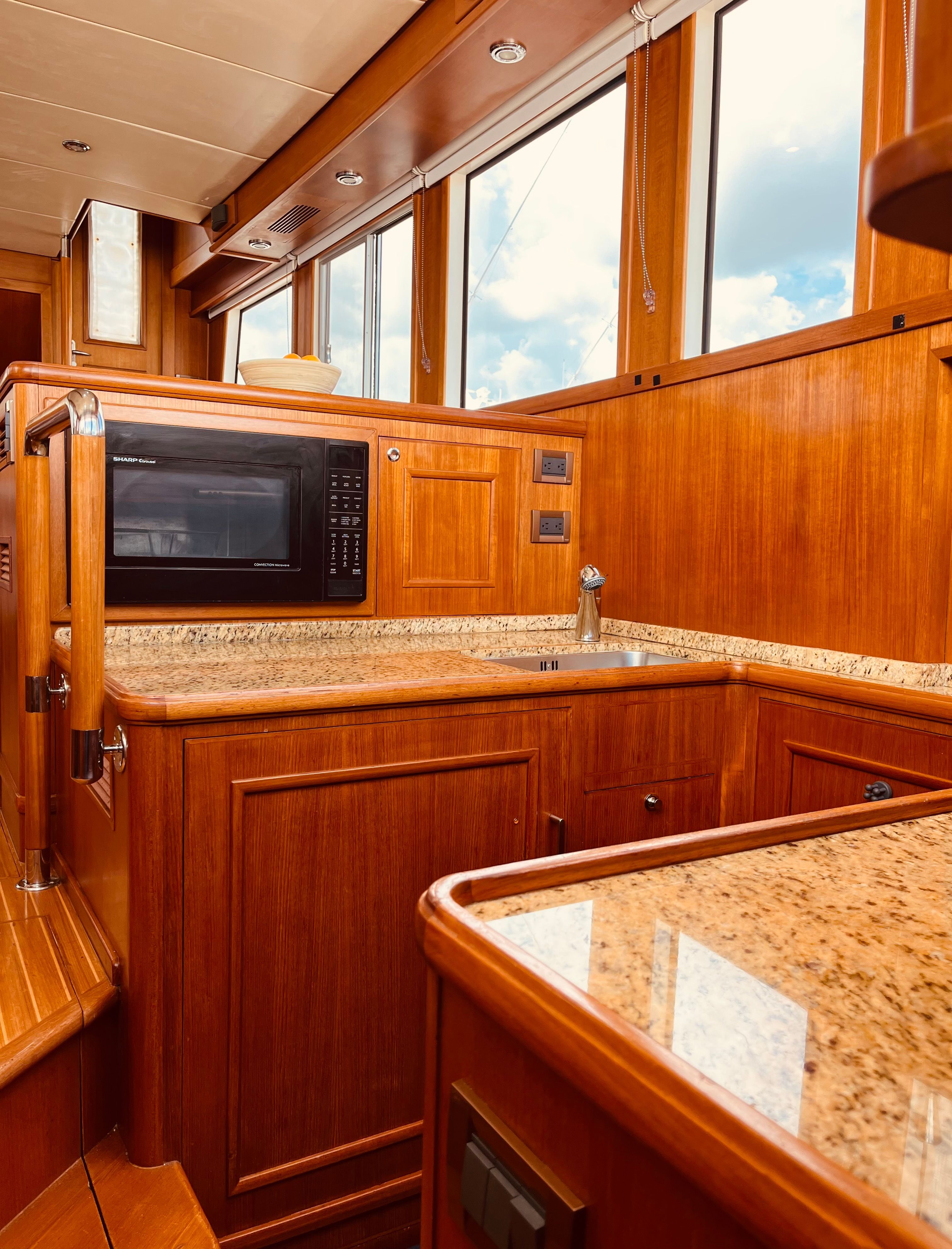2007 Grand Banks 47 Heritage CL - 23