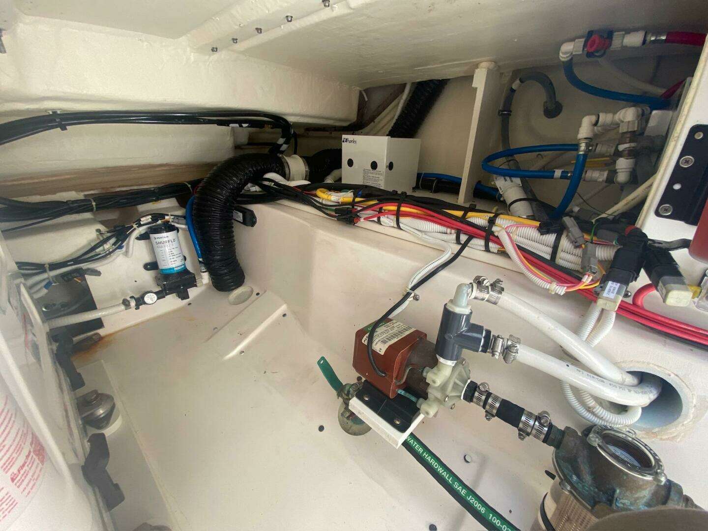 2019 Tiara Yachts 34LX - Image 60
