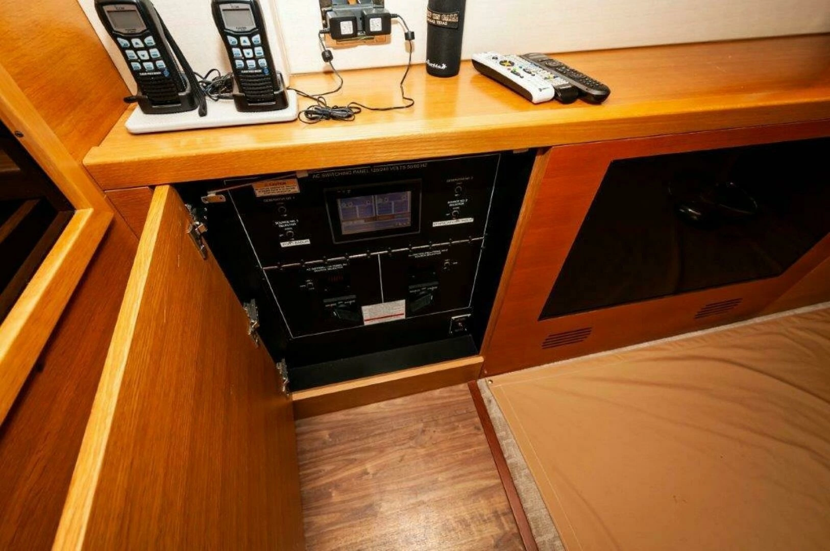 2016 Hatteras GT60 - Image 22