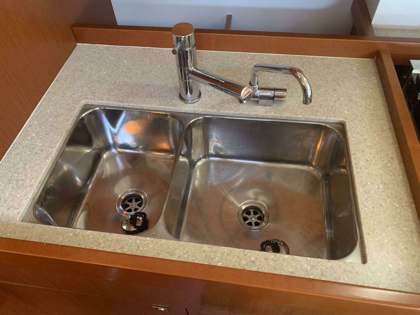 2014 Beneteau 45 - Image 14