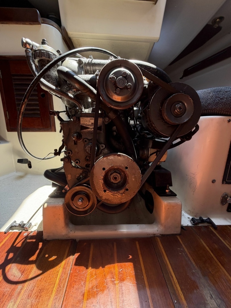 1988 Tartan 31 - Image 29