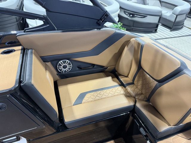 2026 Yamaha Boats 255XD - 13