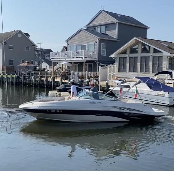 2002 Sea Ray Sundeck - 8
