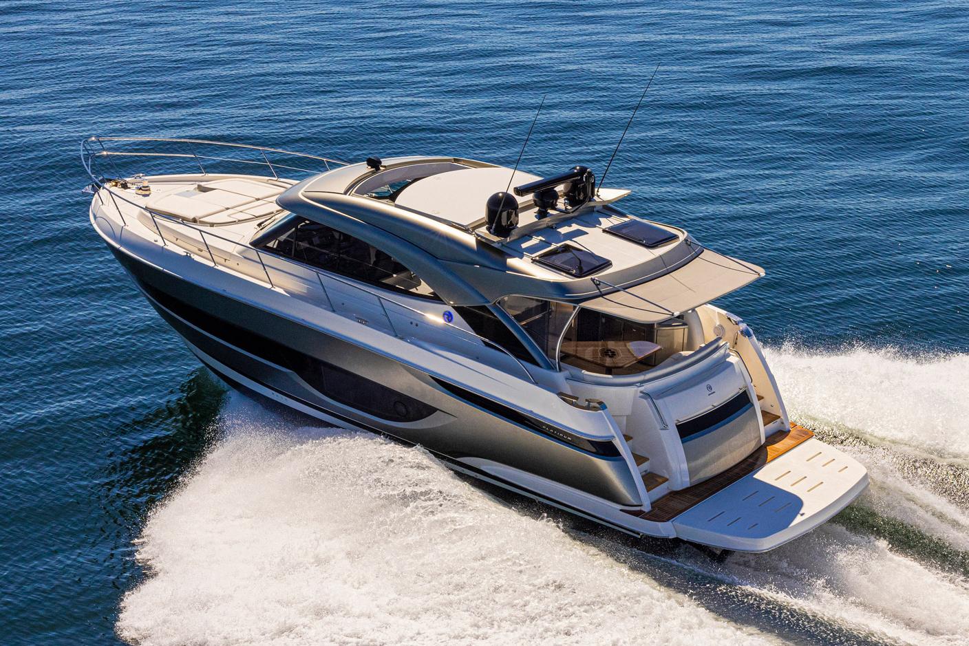 2026 Riviera 4600 Sport Yacht Platinum Edition