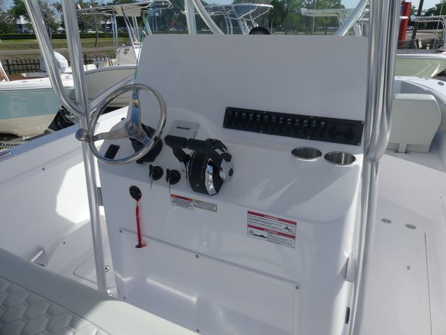 2026 Twin Vee 240 STX - 7