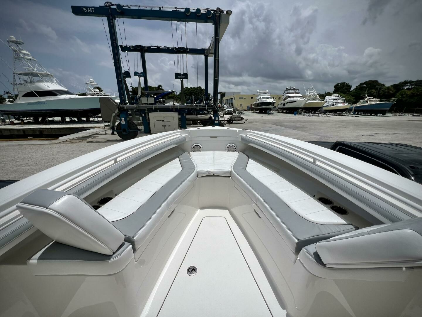 2020 Regulator 23 FS - Image 21
