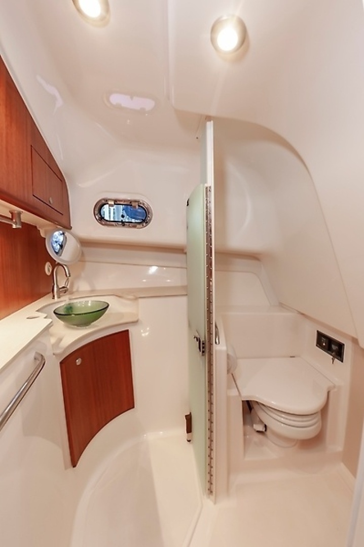 2015 Pursuit 385 OS - Image 40