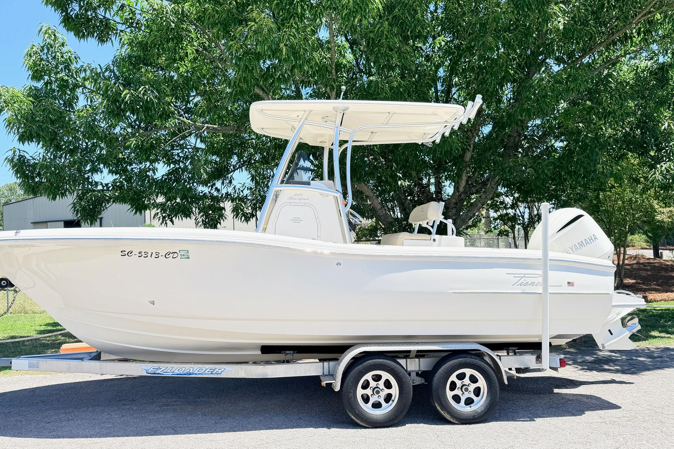 2011 Pioneer 222 Sportfish