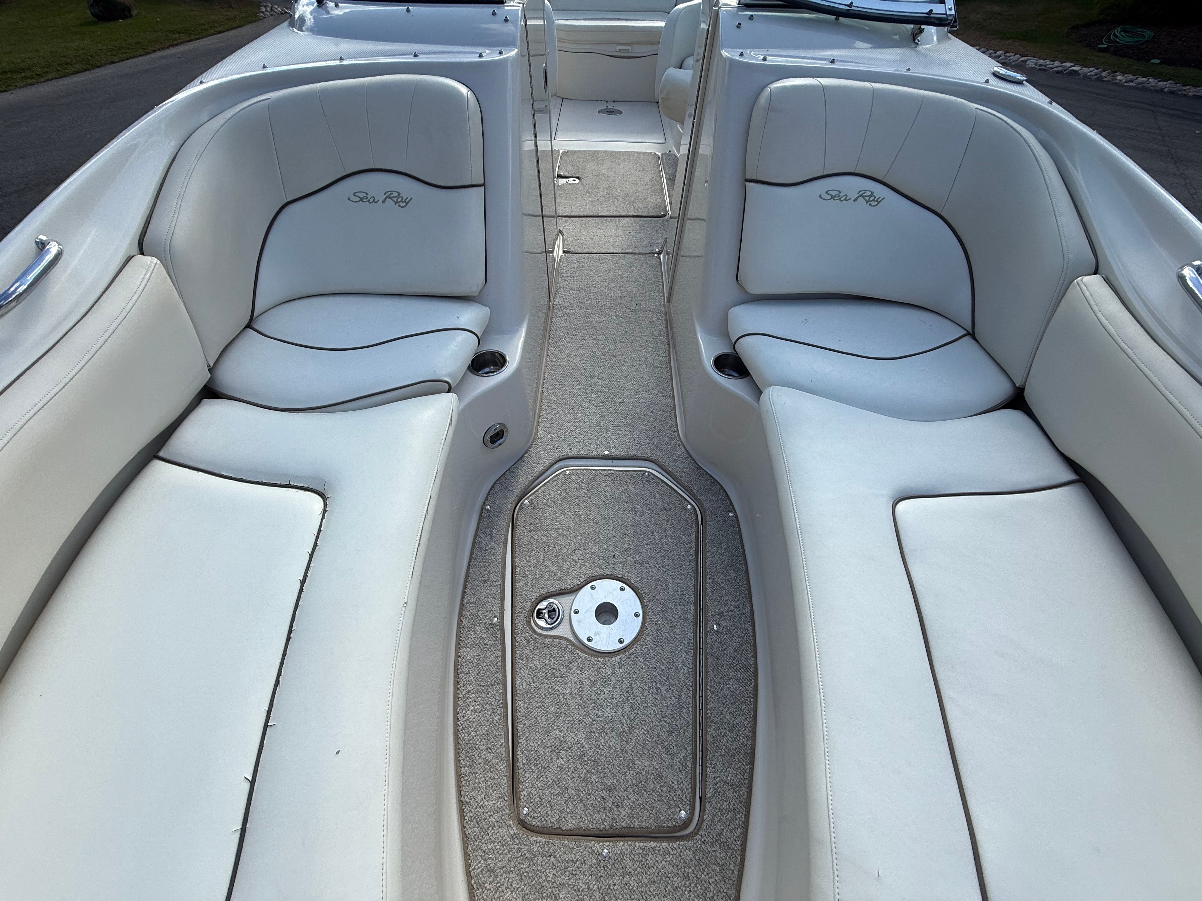 2008 Sea Ray 240 Sundeck - 13