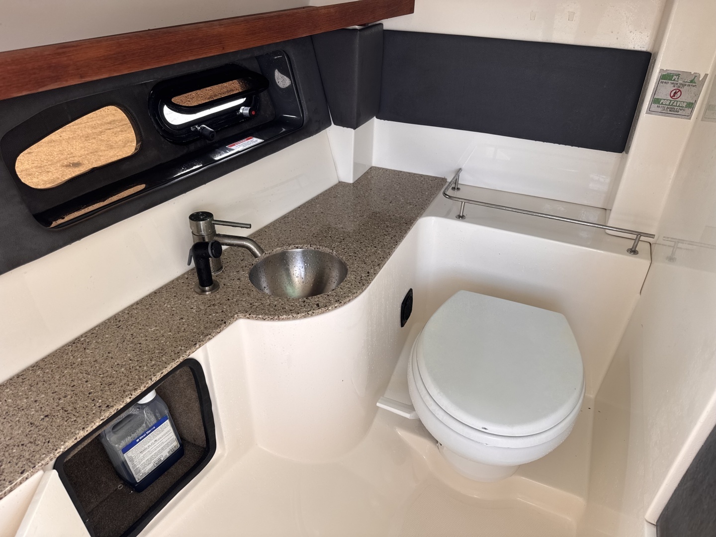 2016 Sea Ray 350 SLX - Image 23