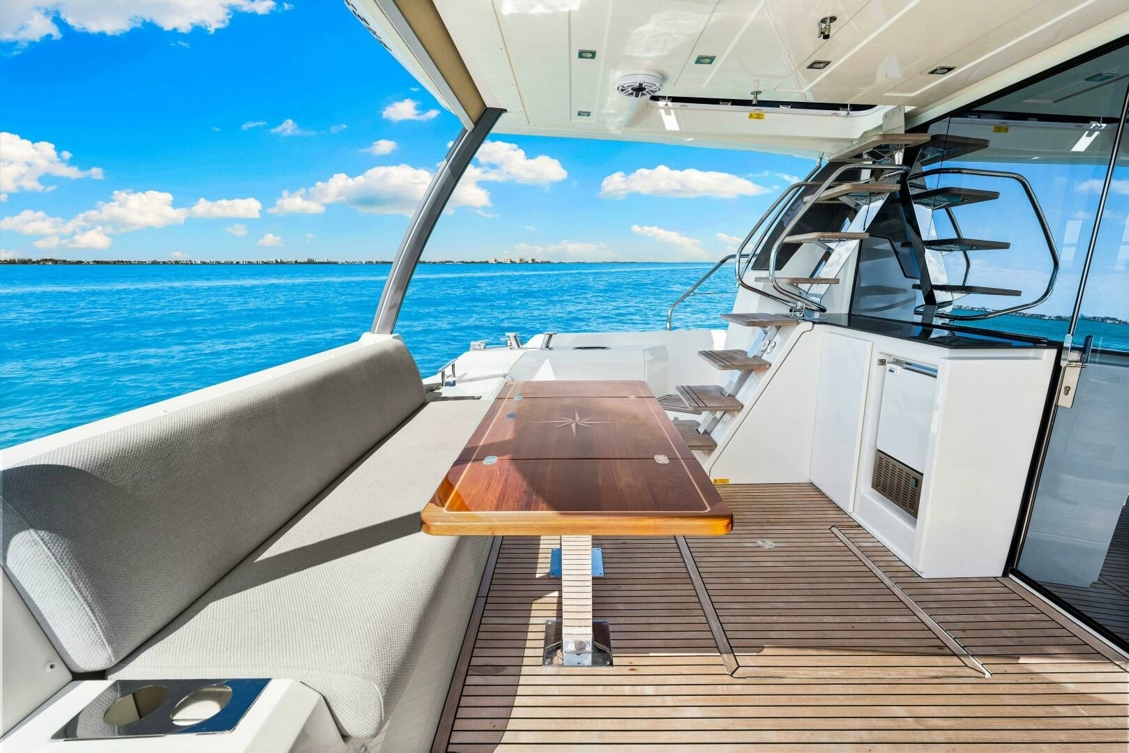 2019 Prestige 630 Flybridge - Image 24