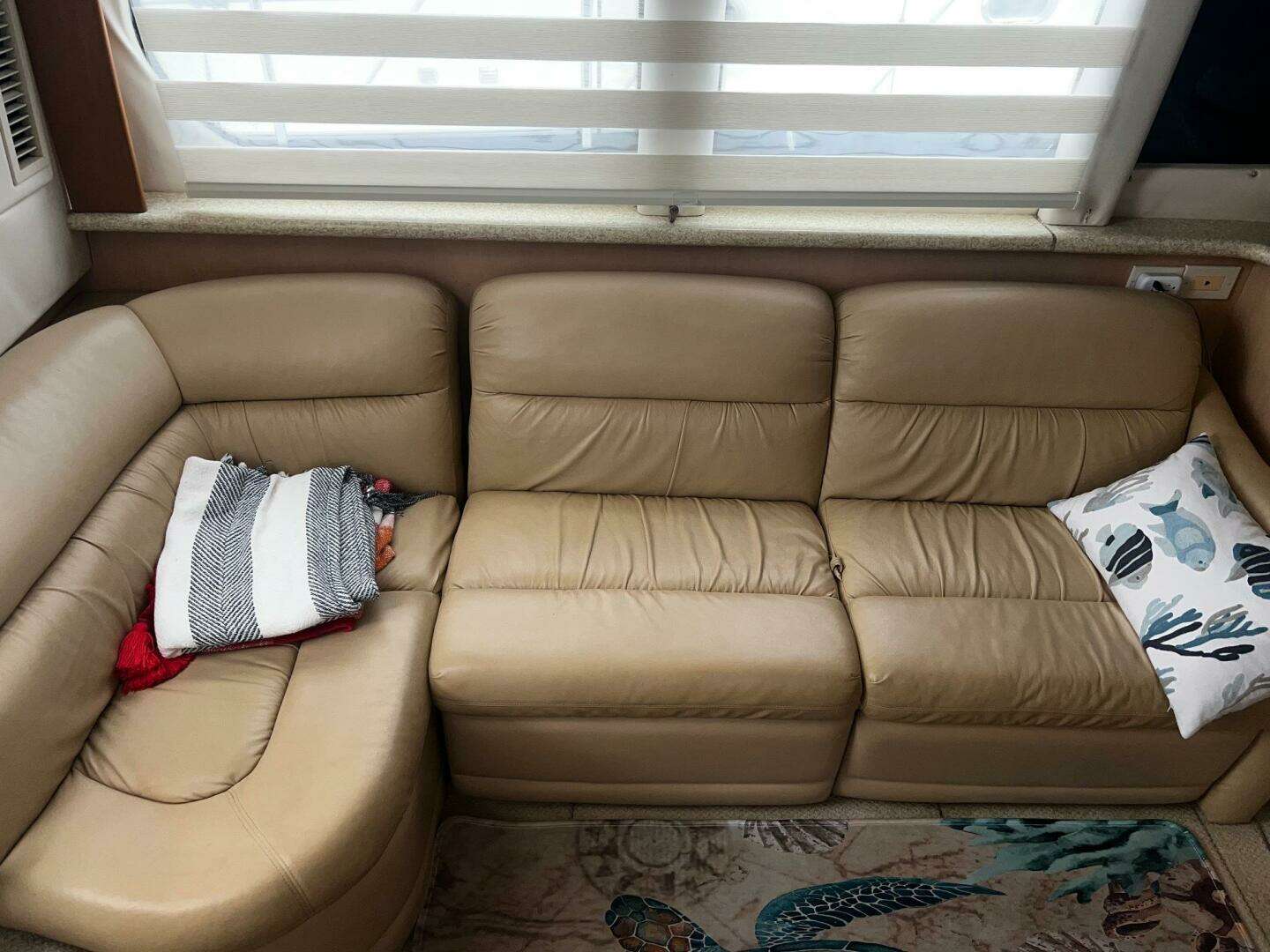 1999 Carver 356 Aft Cabin - Image 28