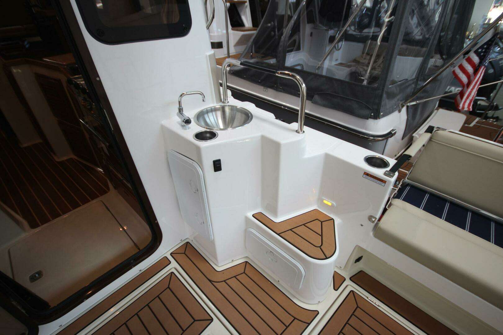2026 Ranger Tugs R-31 Command Bridge Luxury Edition - Image 38