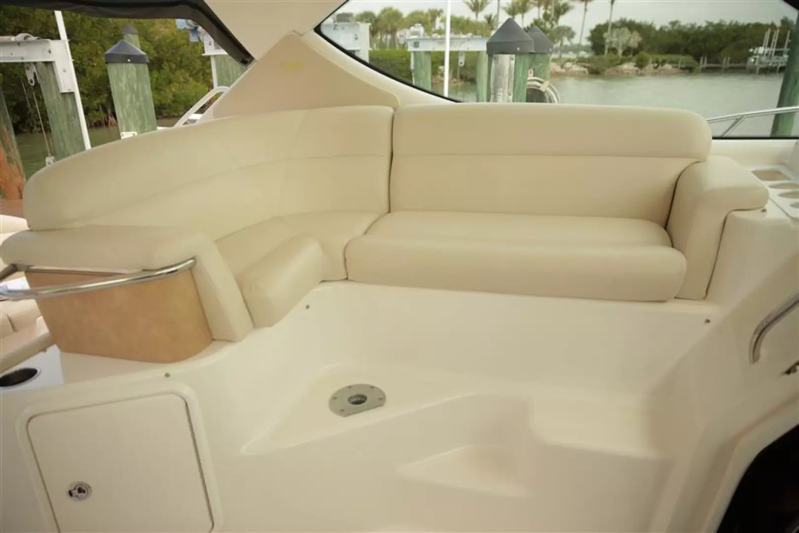 2008 Tiara Yachts 3900 Sovran - Image 14