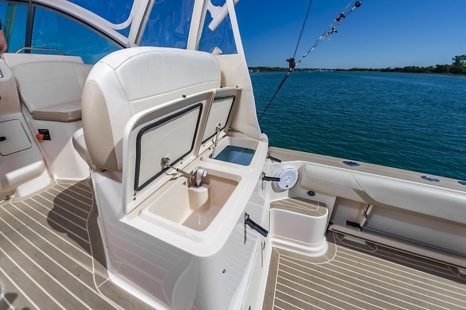 2014 Grady-White Express 370 - Image 33
