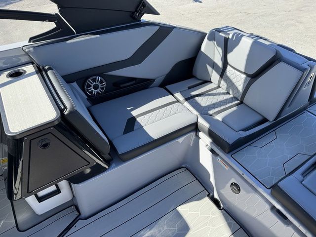 2026 Yamaha Boats 255XD - 14