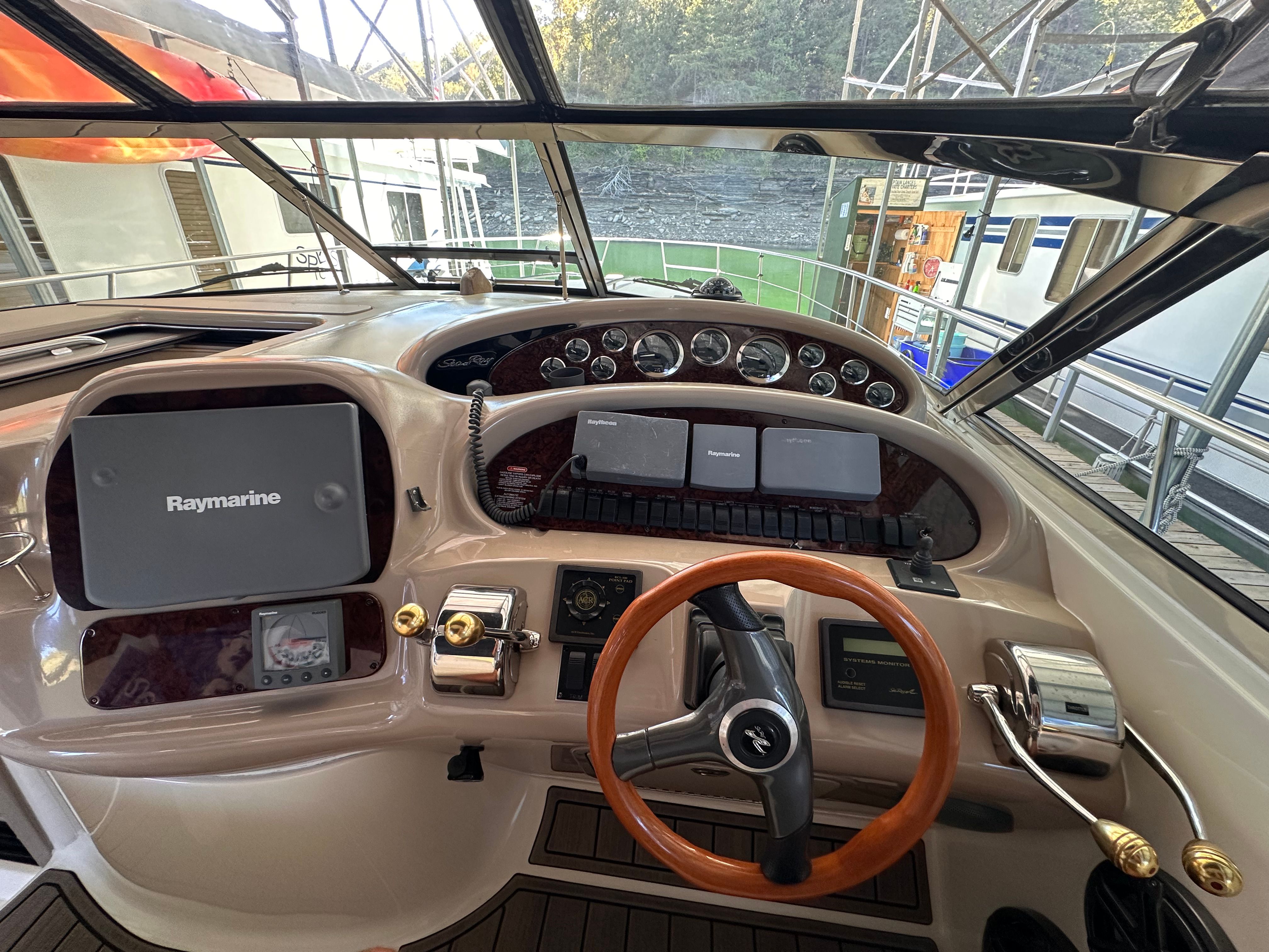 2001 Sea Ray 380 Sundancer - 9