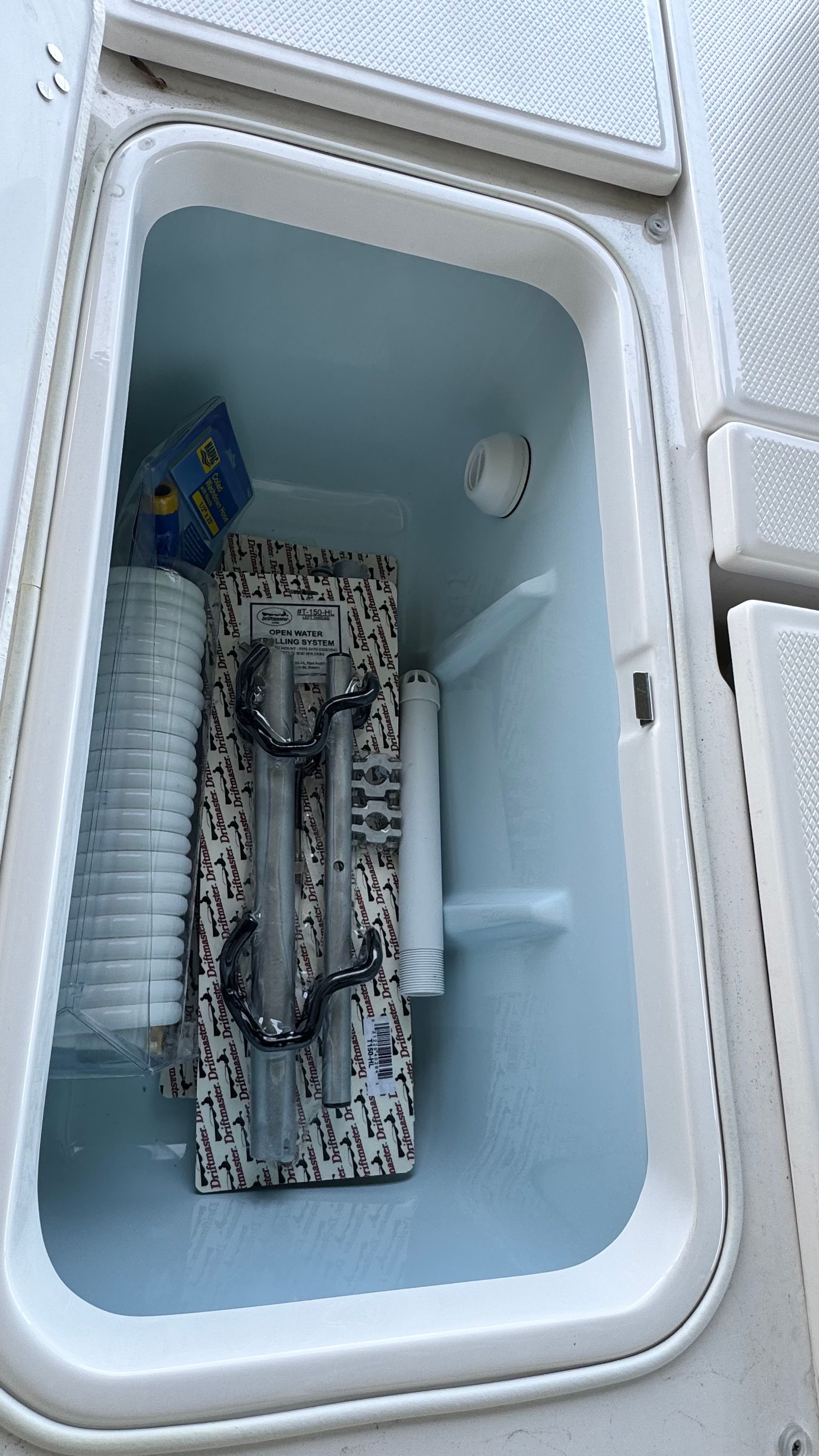 2026 Robalo 226 - 18