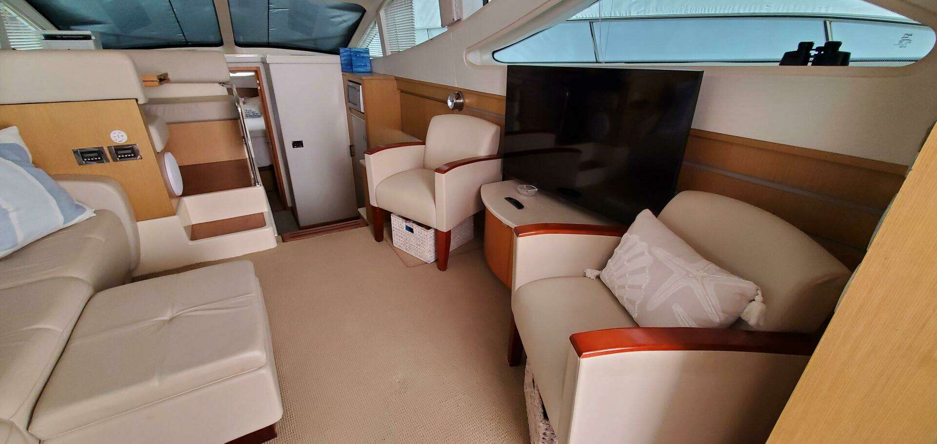 2012 Sea Ray 450 Sedan Bridge - Image 9