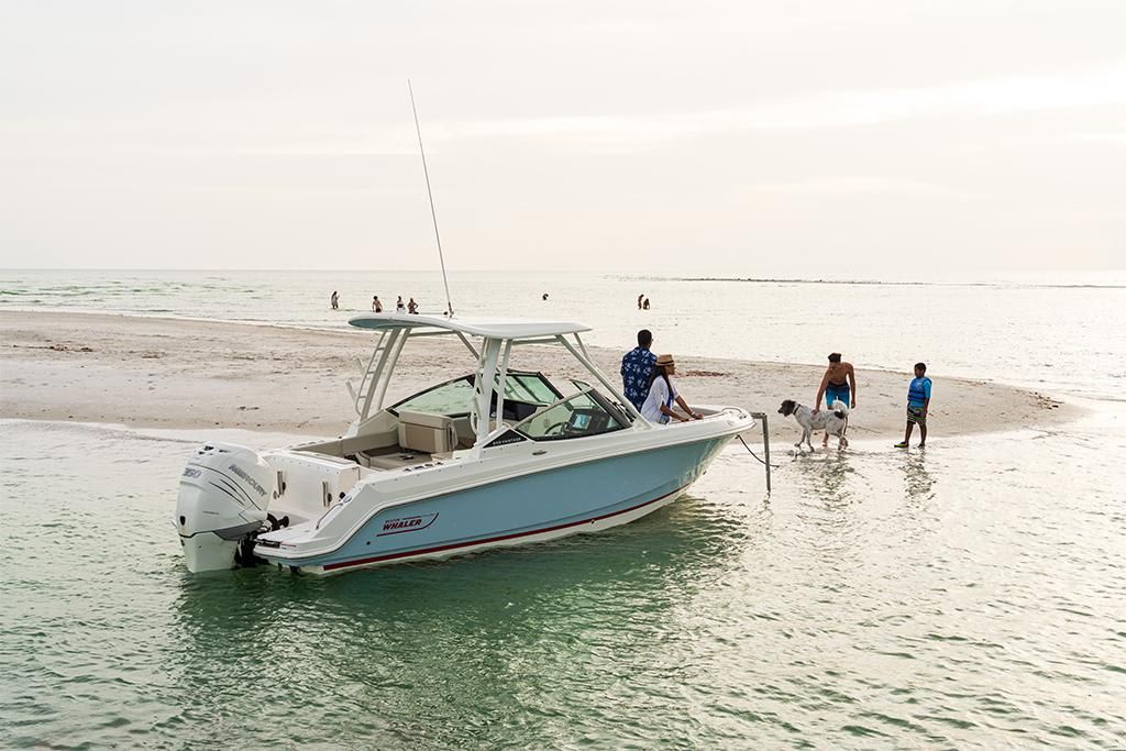 2023-Boston-Whaler-240-Vantage-MarineMax