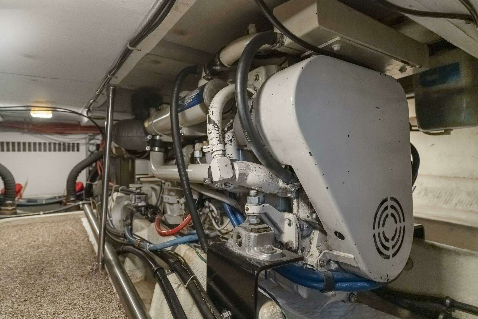 1997 Bayliner 4788 - Image 6
