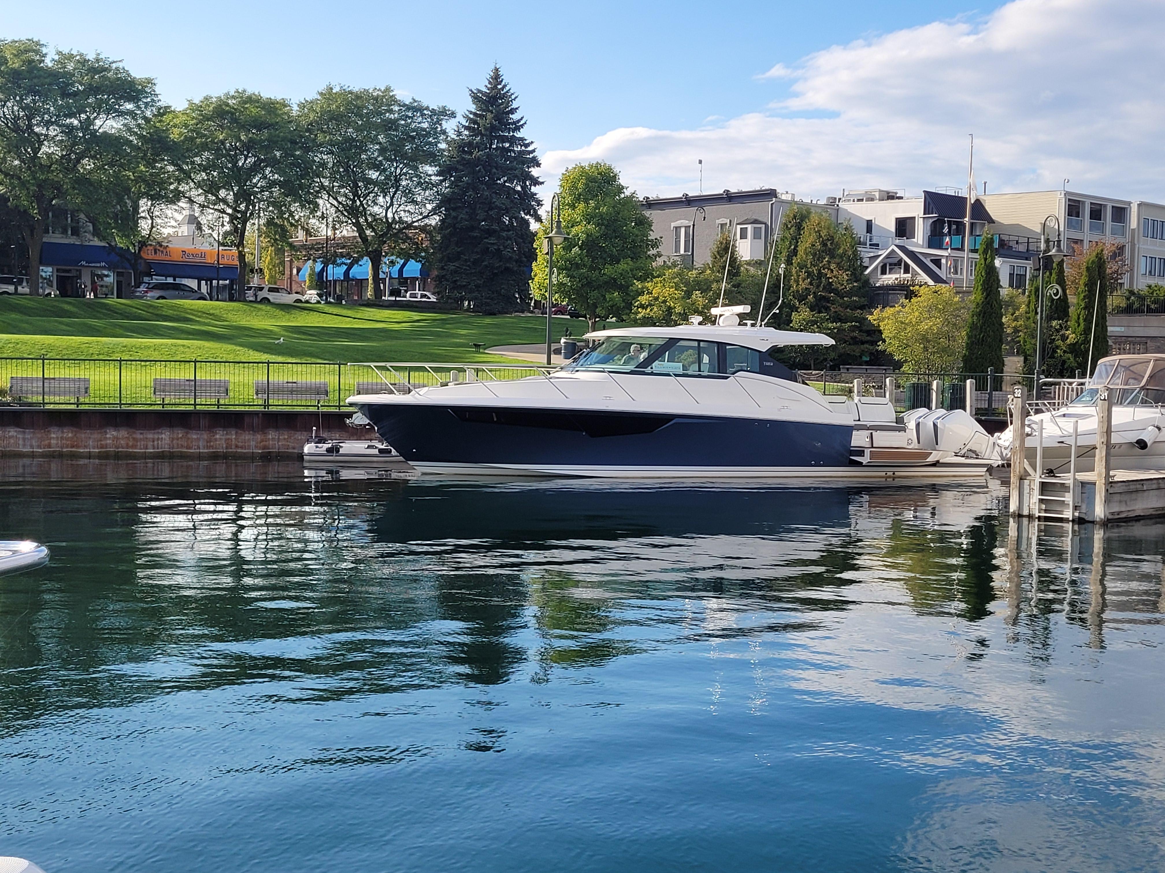 2021 Tiara Sport 43 LE