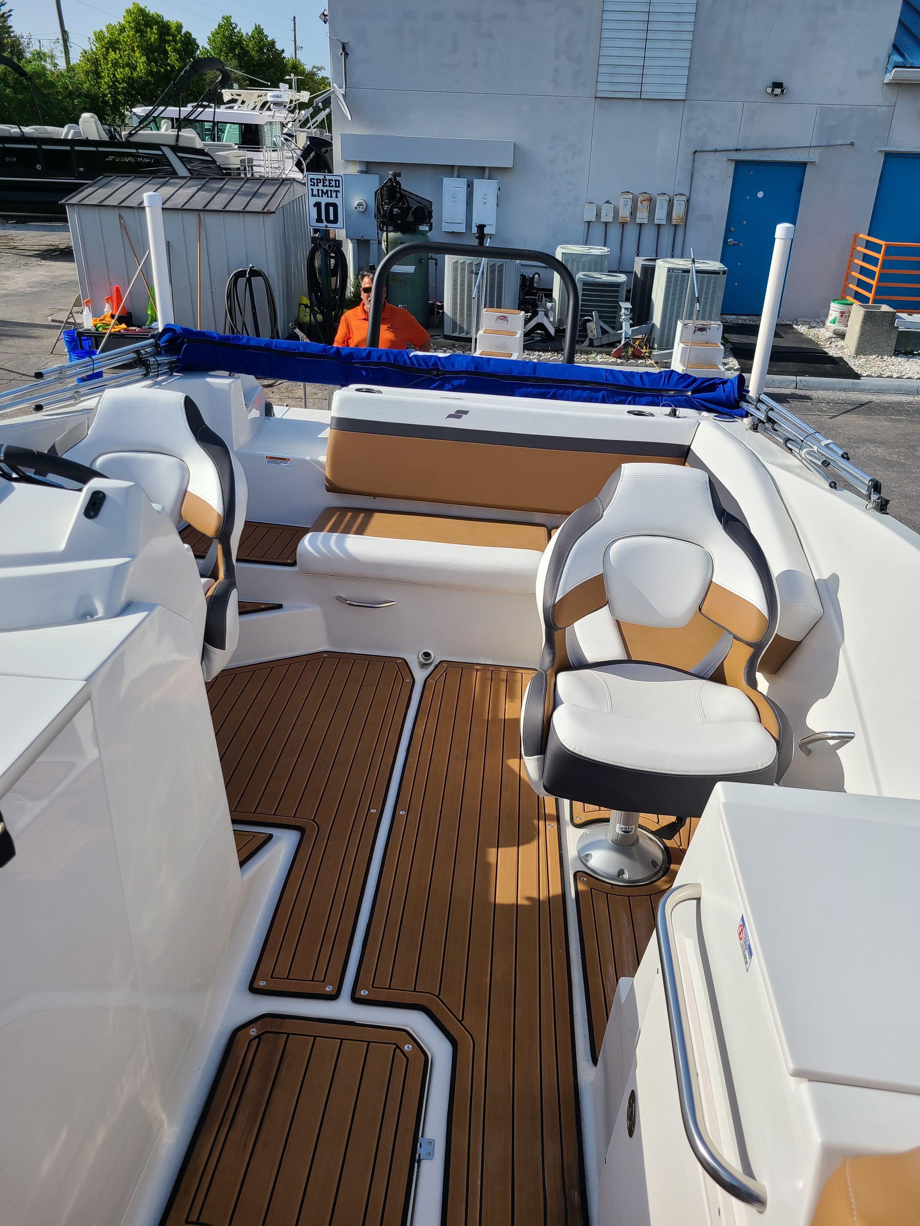 2022 Smoker Craft 231SVX OB DH - 3