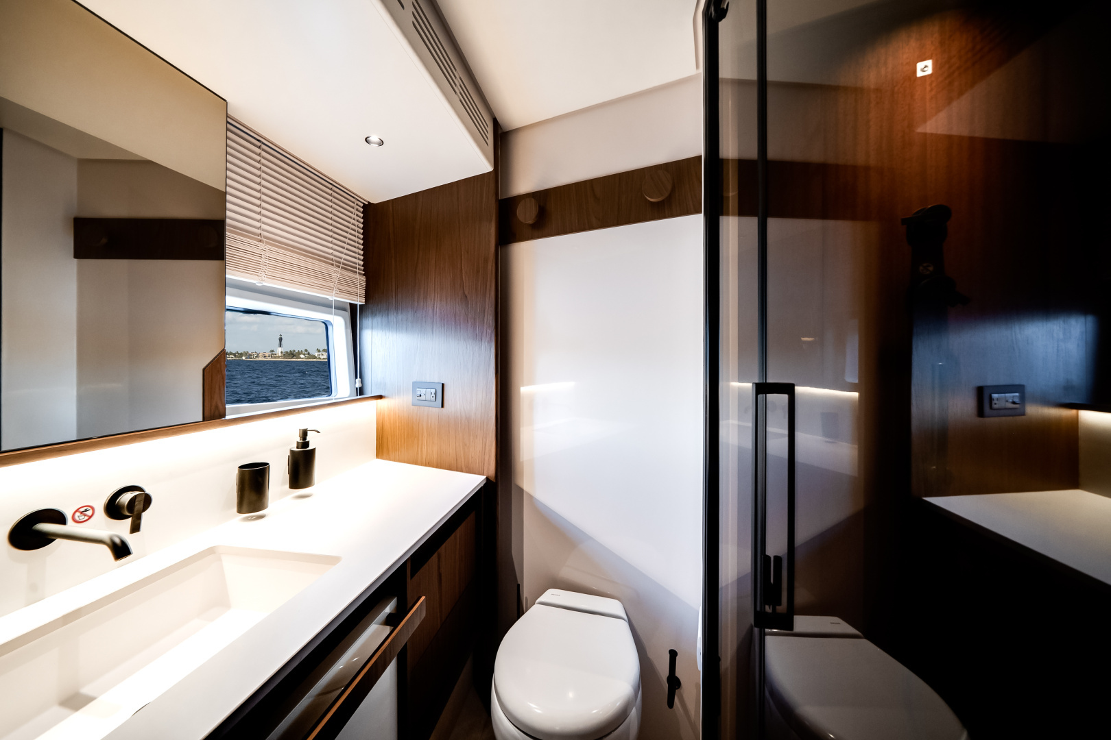 2026 Azimut Fly 72 - Image 13
