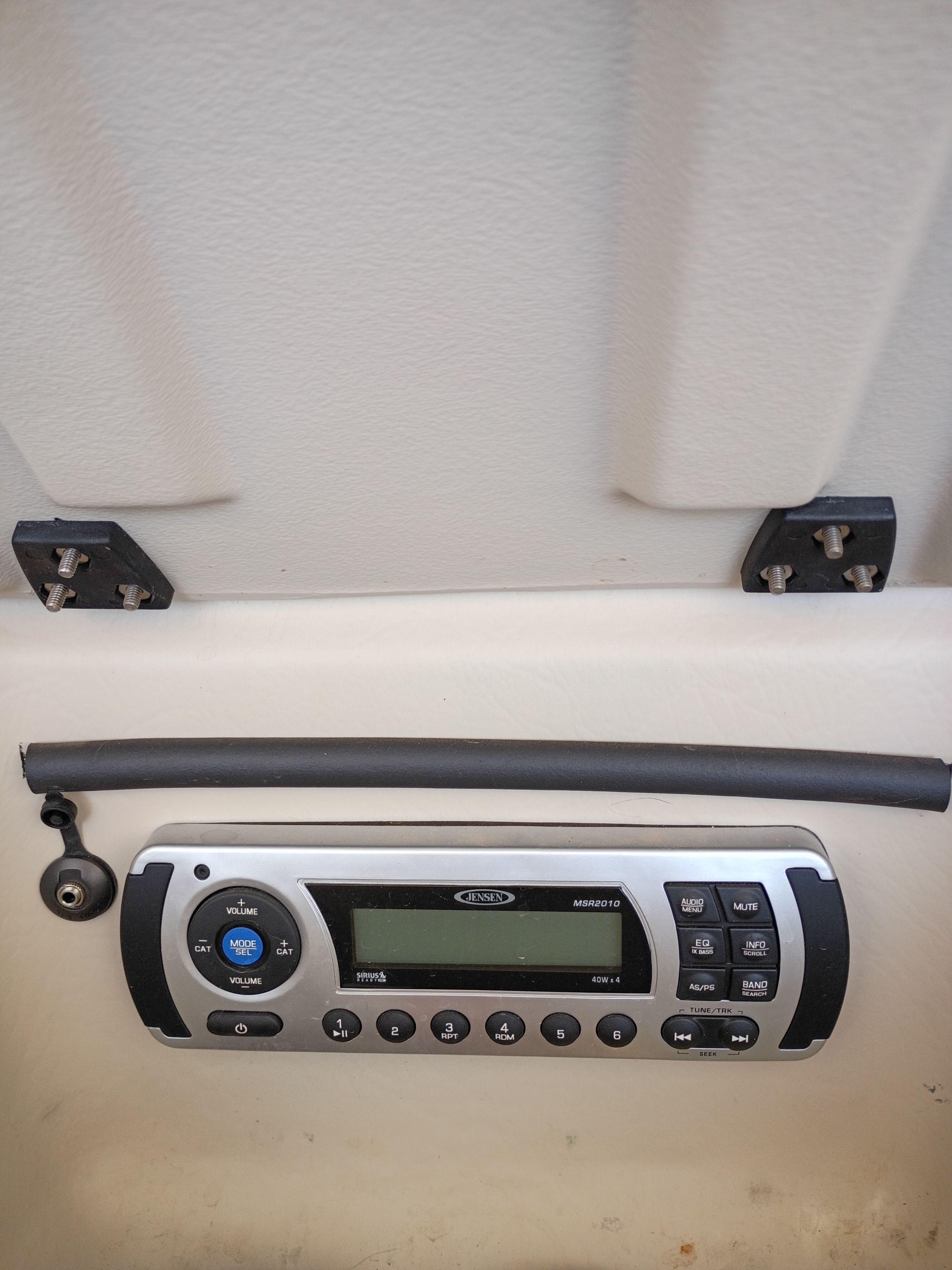Glastron MX 185 2010 boat radio and control console.