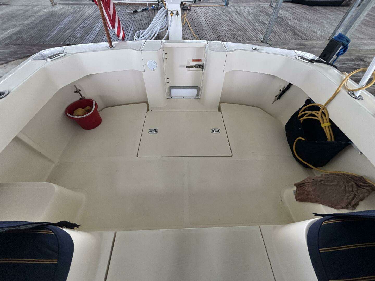 2004 Mainship Pilot 30 Rum Runner II - Image 17