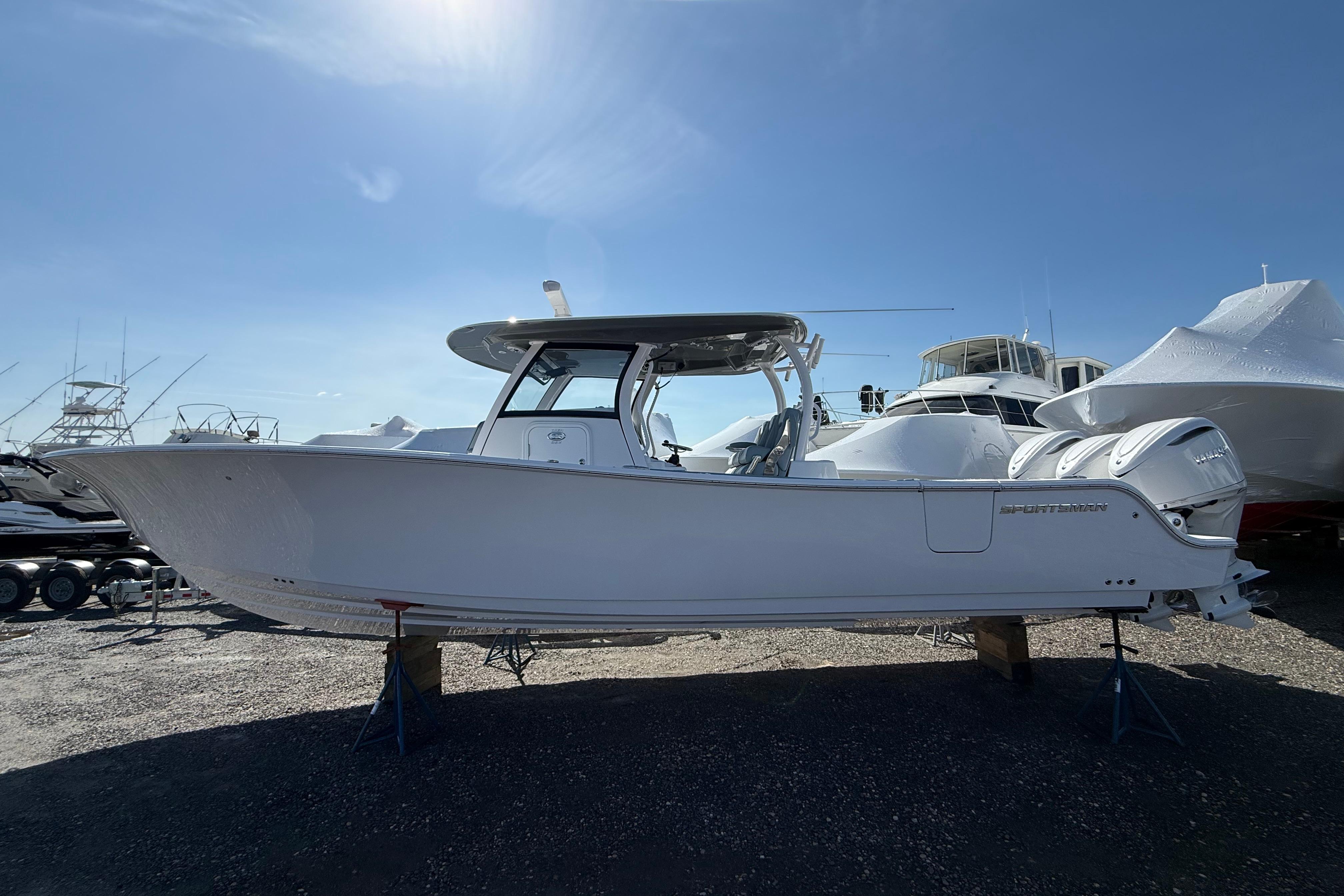 2026 Sportsman Open 352 Center Console