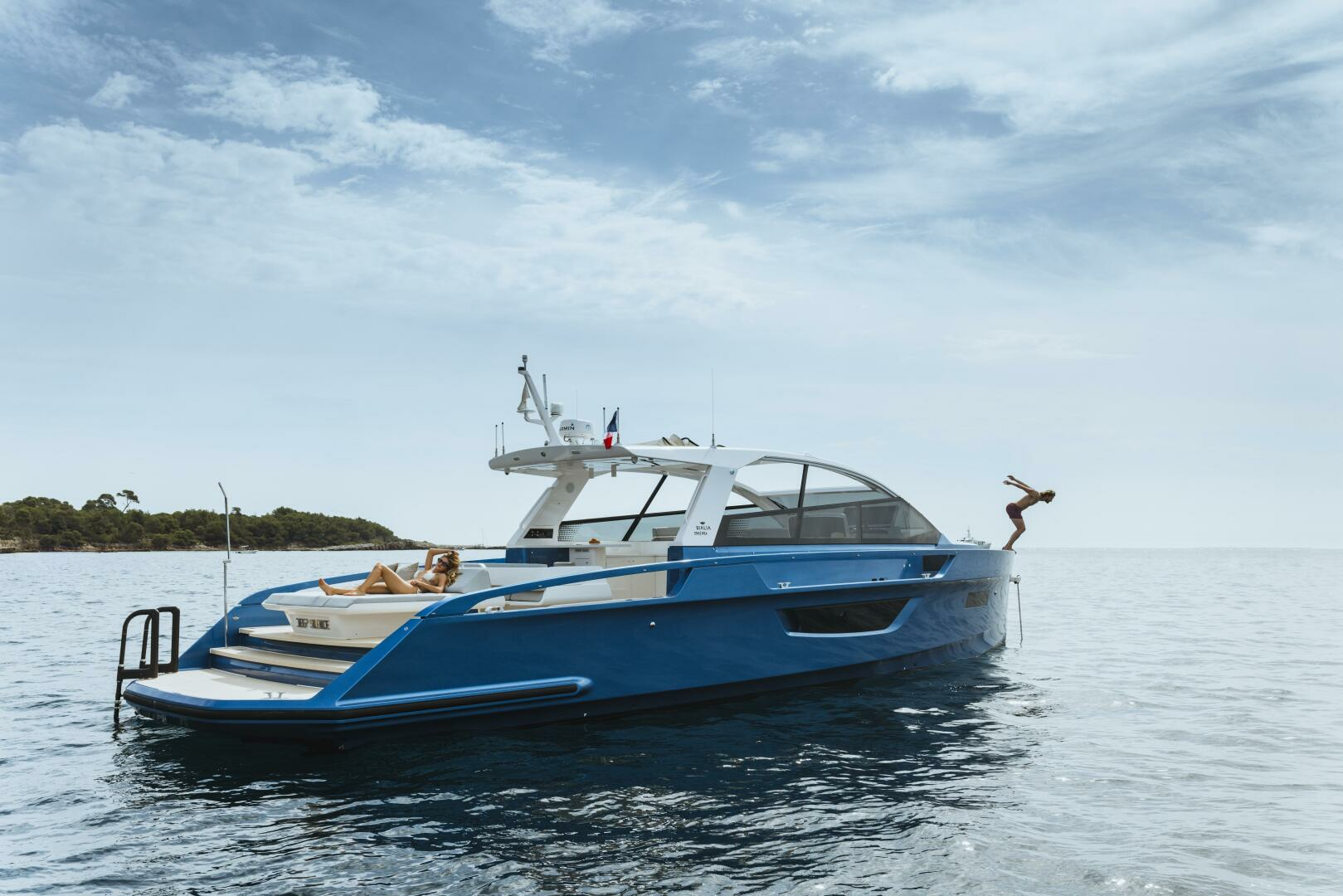 2023 Sialia Yachts 57 Weekender - Image 2