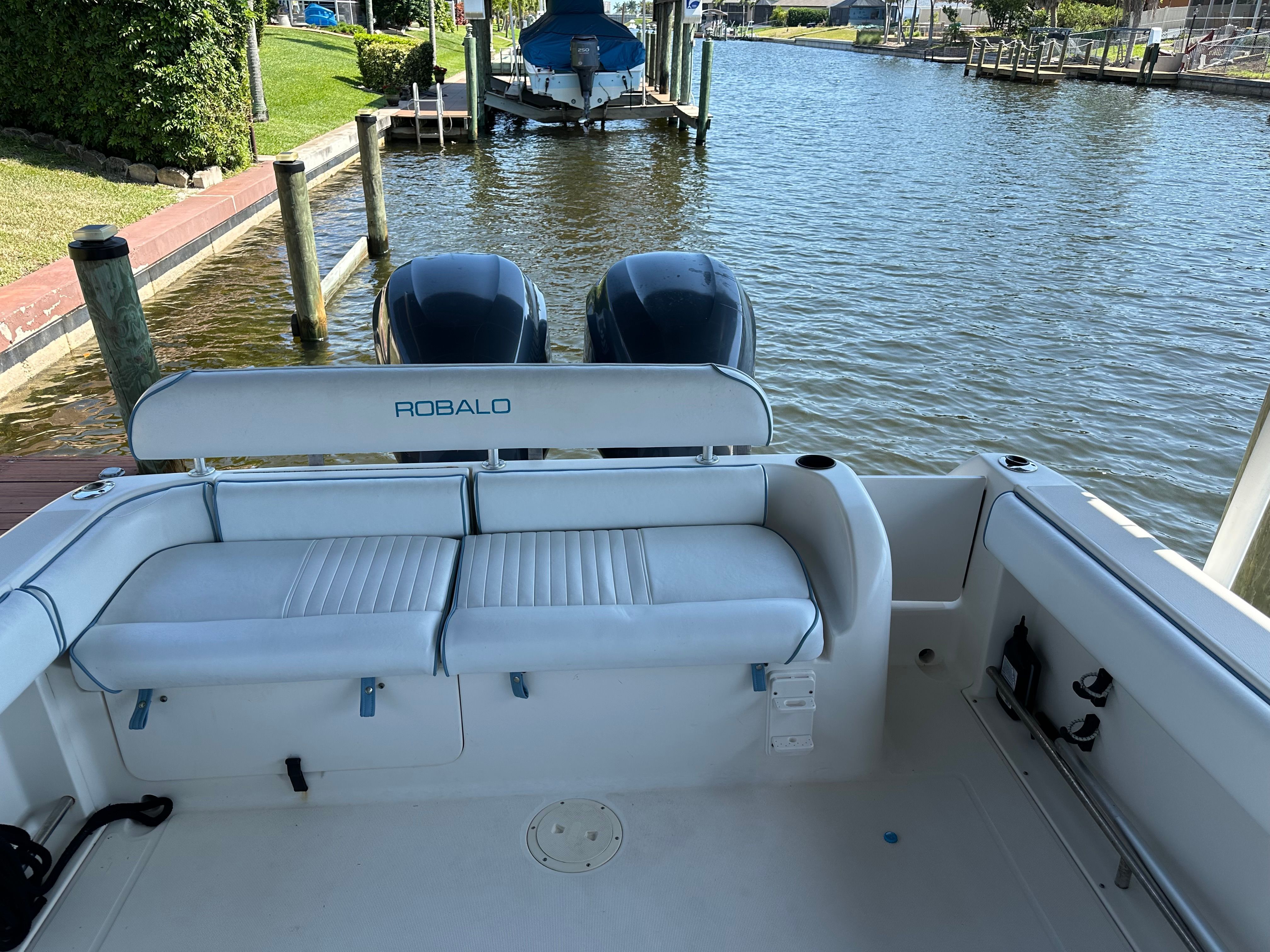 2005 Robalo R265 Walkaround - 4