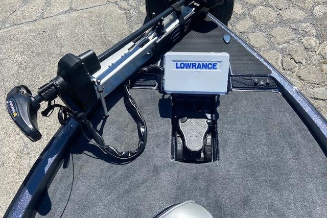 Front deck of 2026 Phoenix 921 ELITE with Lowrance fishfinder and trolling motor.