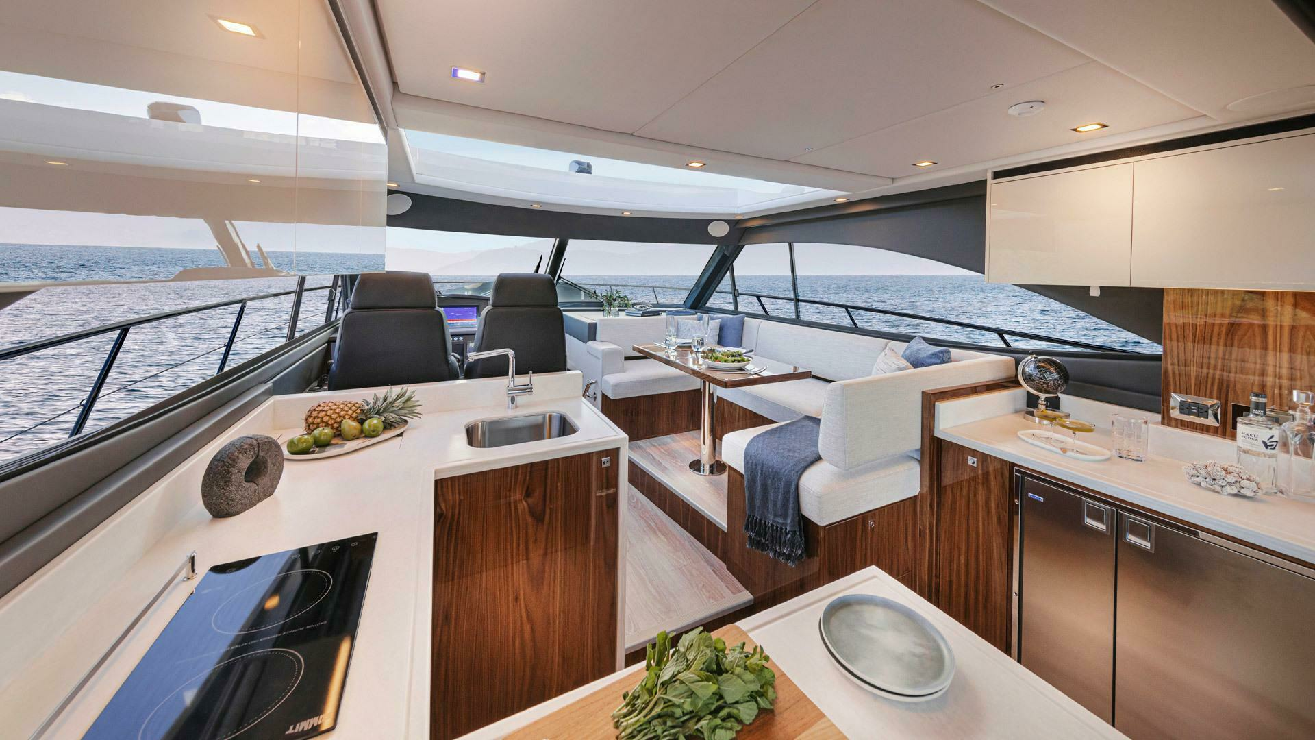 2026 Riviera 4600 Sport Yacht Platinum Edition - Image 8