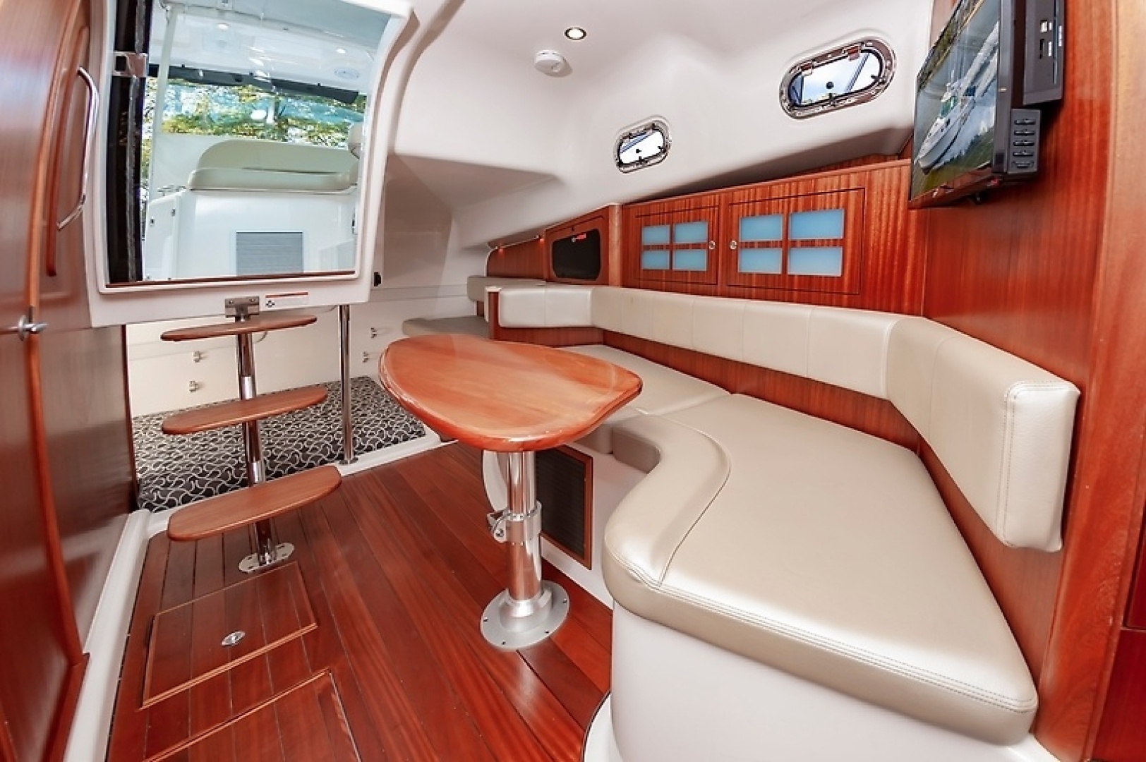 2015 Pursuit 385 OS - Image 23