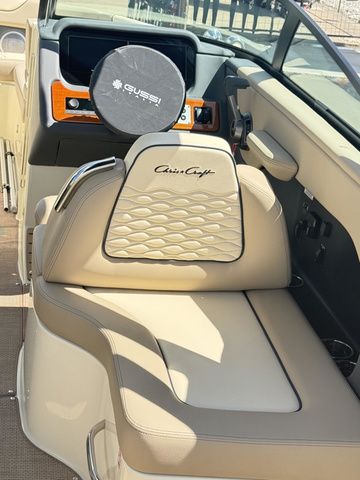 2026 Chris-Craft Bowrider Sportster WALKTHROUGH WINDSHIELD LUXURY B - 56