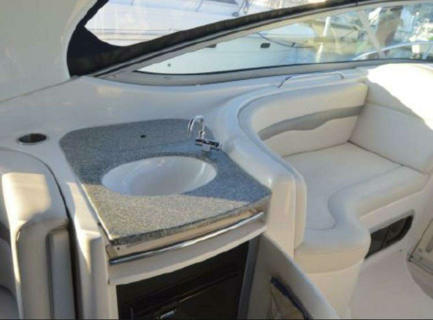 2006 Chaparral 330 signature - Image 4