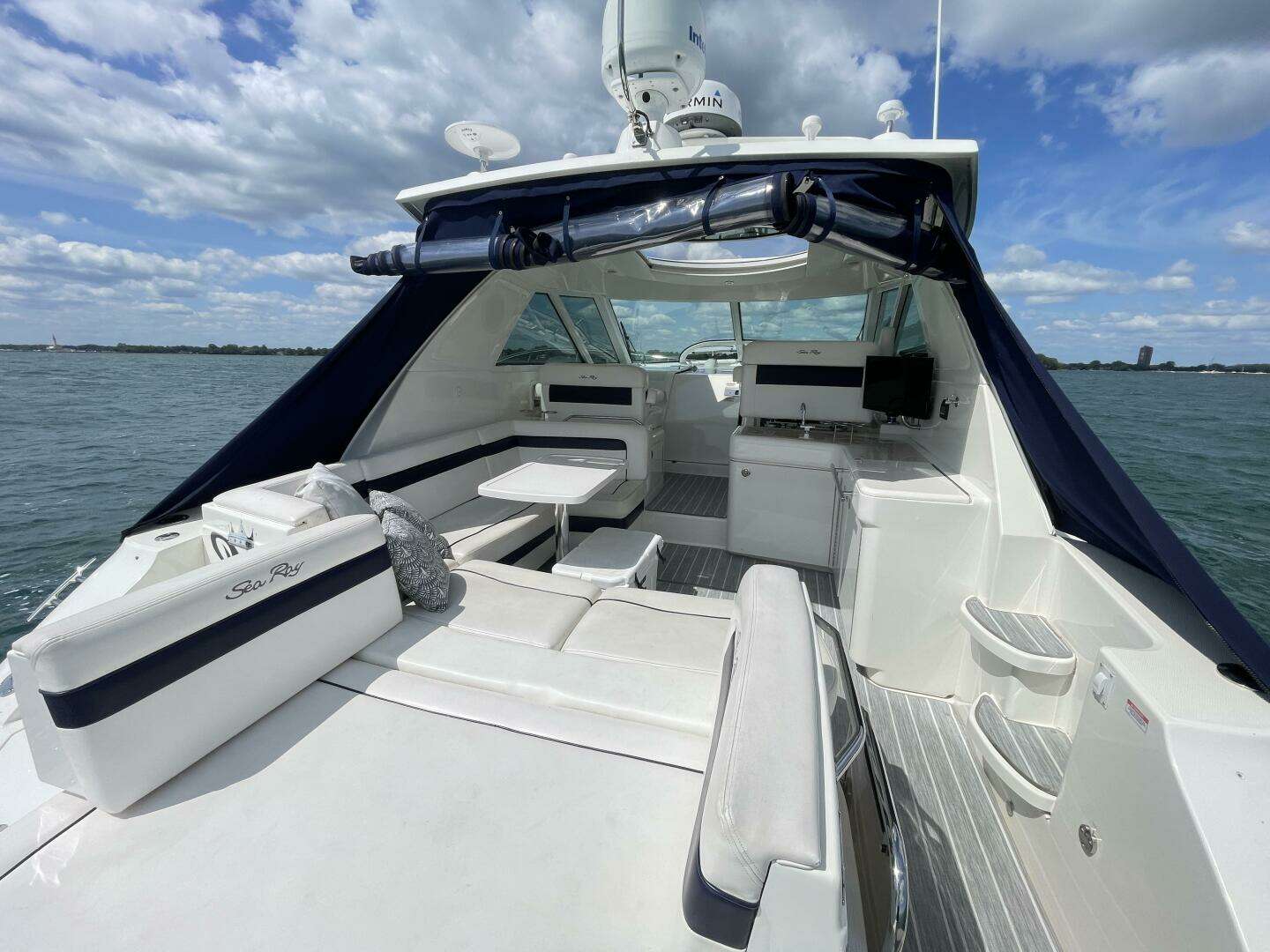 2010 Sea Ray 450 Sundancer - Image 21