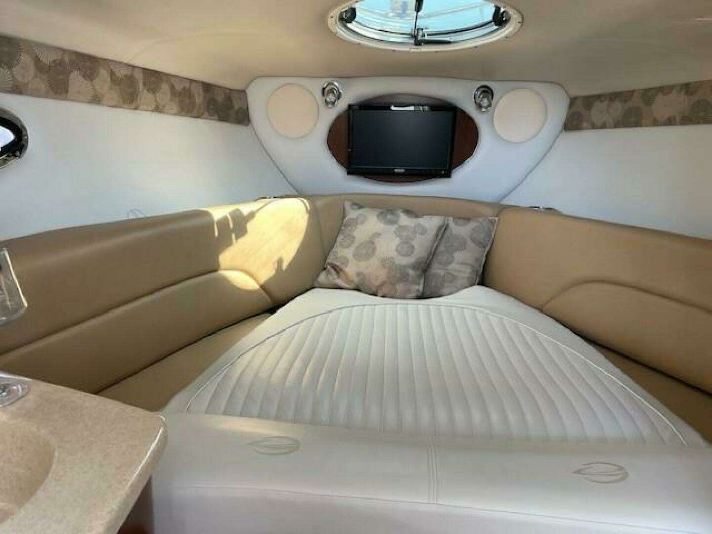 2023 Crownline — - Image 30